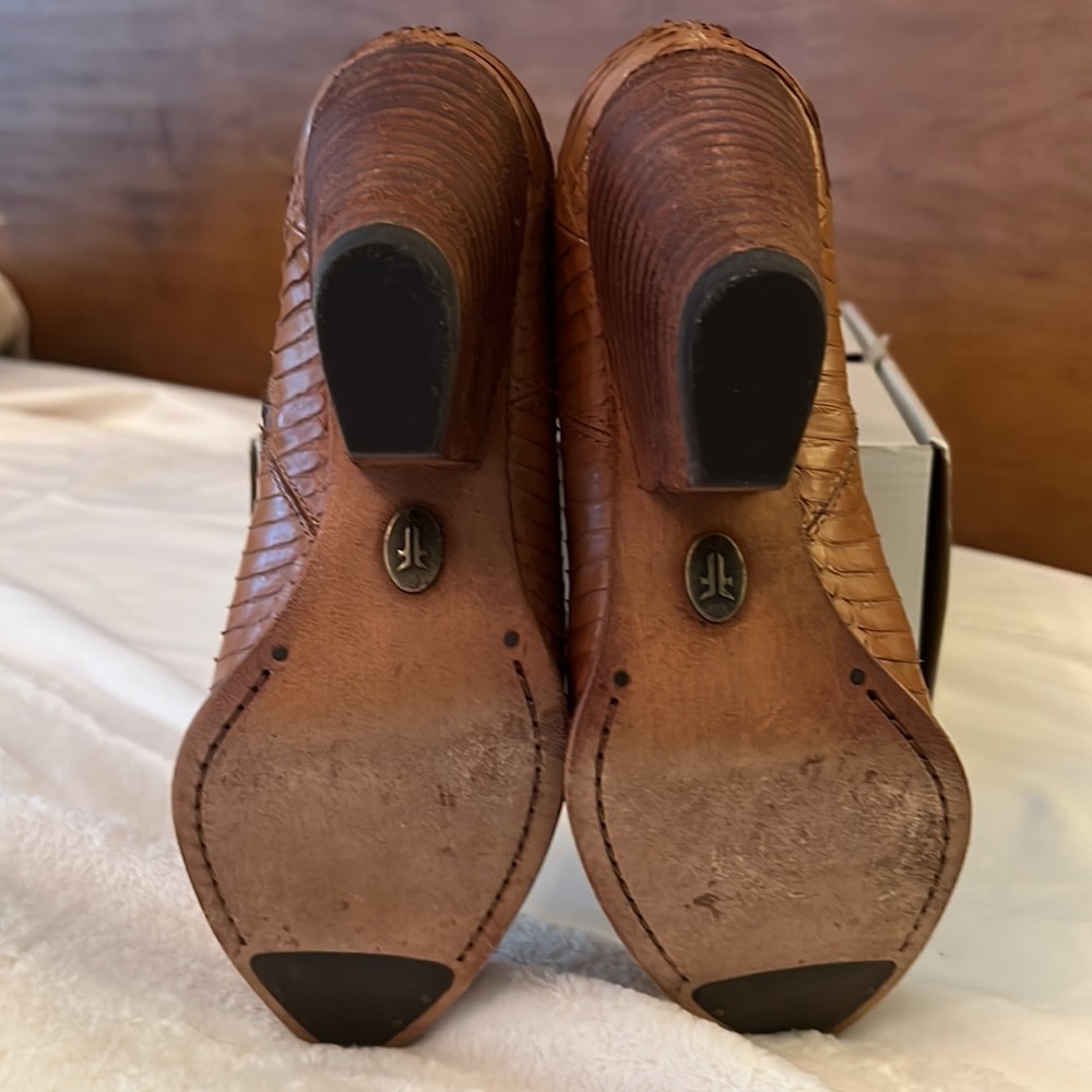Frye Reina Snake Bootie Cognac - Picture 6 of 12